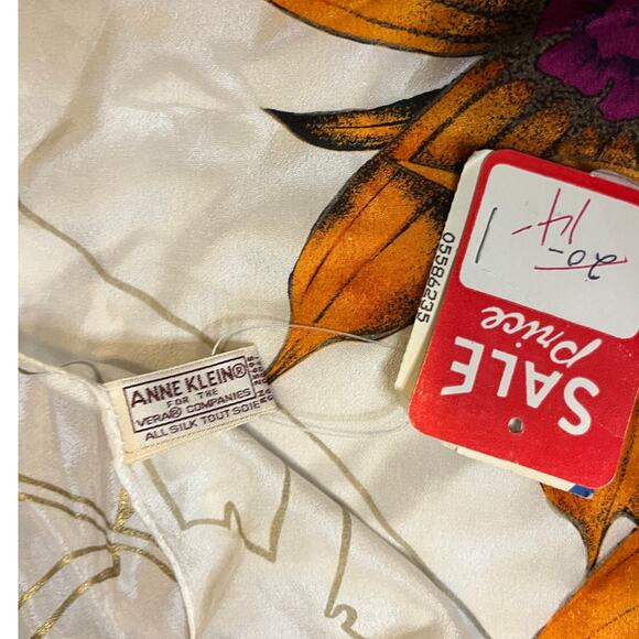 Anne Klein Silk Square Scarf Orange Flowers Gold Accent Made for Vera  1980 NWT - Picture 4 of 8